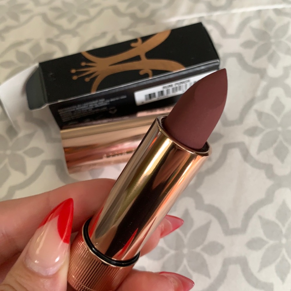Anastasia Beverly Hills matte lipstick in Rum Punch
